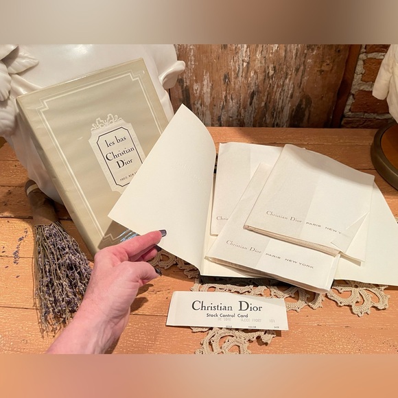 SOLD! 3 PAIR Vintage Les Bas Christian Dior Stockings Desoie Sleek Ivory Sz 10.5 - Picture 11 of 12